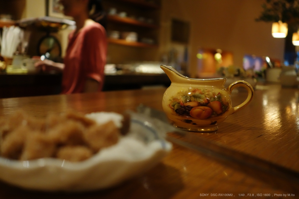 SONY Cyber-shot DSC-RX100M2, 1/40, F2.8, ISO1600, Photo by M.Ito
