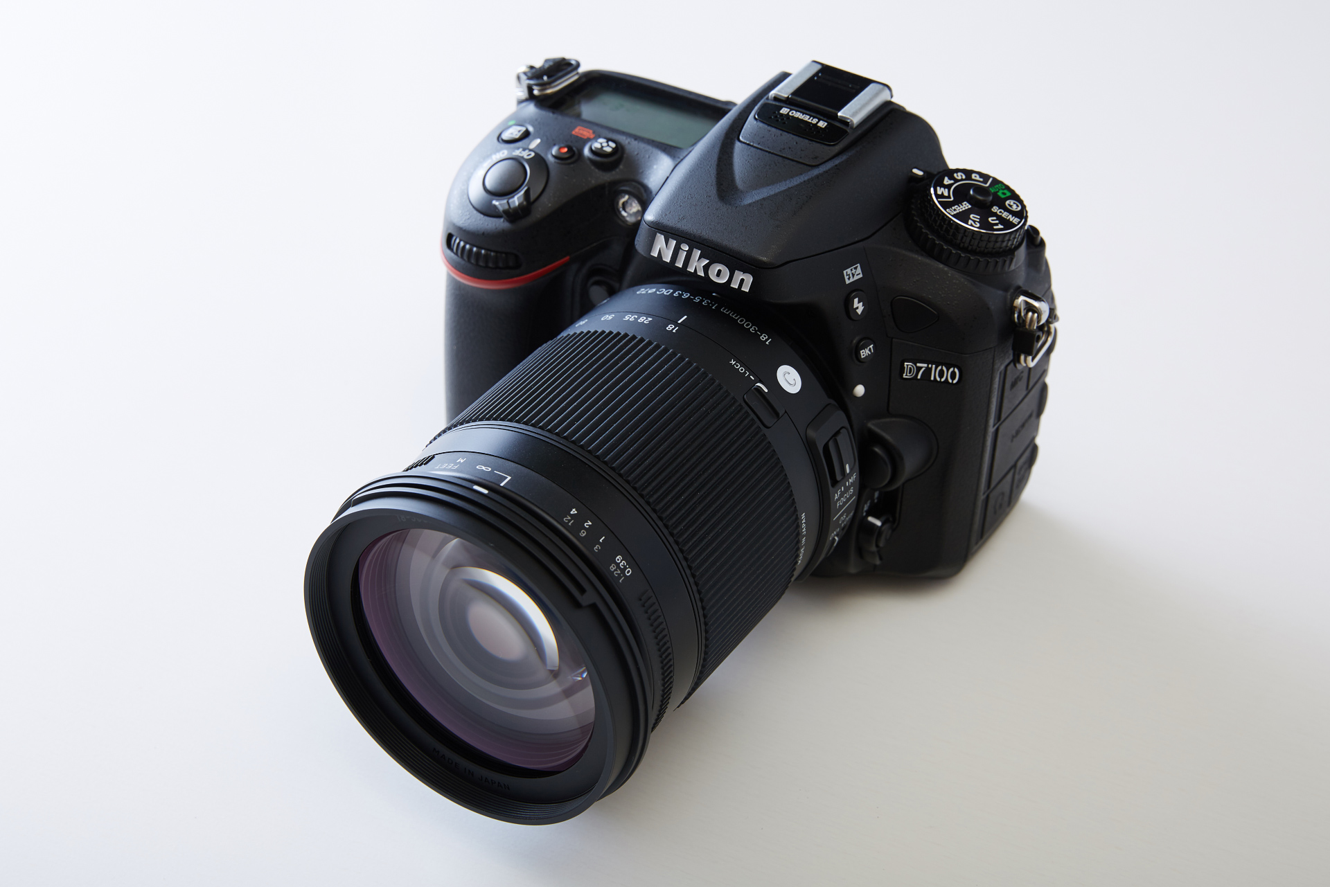 Nikon D7200 ＋レンズ SIGMA 18-300mm f3.5-6.3